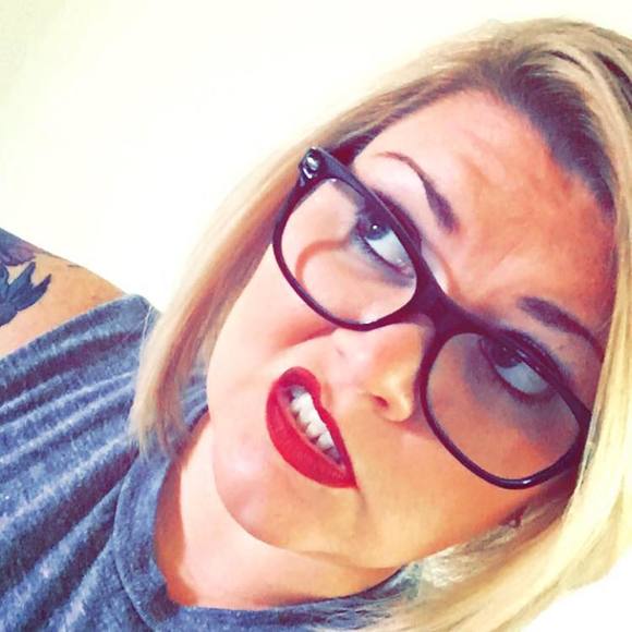 Meet your Posher, Heather - Picture 1 of 1